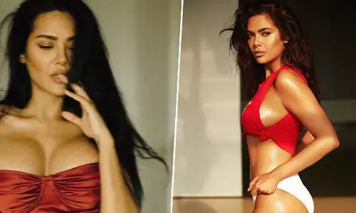 Esha Gupta Sexy Photos: ईशा गुप्ता ने रेड हॉट स्टाइल में दिखाया अपना बोल्ड अवतार, वायरल हुई फोटोज