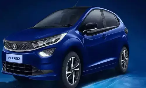 Tata Altroz DCA: टाटा अल्ट्रोज ऑटोमैटिक भारत में लॉन्च, देखें कीमत-खासियत और माइलेज डिटेल्स Tata Altroz DCA: टाटा अल्ट्रोज ऑटोमैटिक भारत में लॉन्च, देखें कीमत-खासियत और माइलेज डिटेल्स