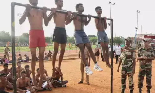 पिछले दो साल से सेना में क्यों नहीं हो रही है जवानों की भर्ती? संसद में केंद्र सरकार ने बताई वजह पिछले दो साल से सेना में क्यों नहीं हो रही है जवानों की भर्ती? संसद में केंद्र सरकार ने बताई वजह