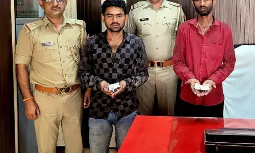 यूपी के अमेठी में चोरी के सामान व नकदी सहित दो चोर गिरफ्तार. यूपी के अमेठी में चोरी के सामान व नकदी सहित दो चोर गिरफ्तार.