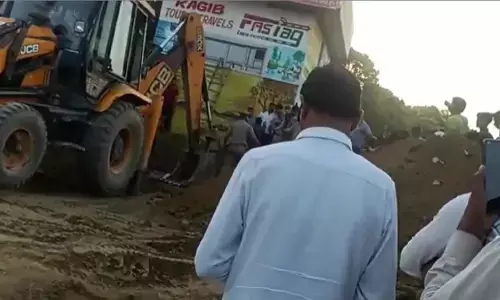 तीन दोस्तों ने मिलकर एक दोस्त के शरीर को 30 टुकड़ों में काटकर जमीन में दबाया, ऐसे खुला राज तीन दोस्तों ने मिलकर एक दोस्त के शरीर को 30 टुकड़ों में काटकर जमीन में दबाया, ऐसे खुला राज