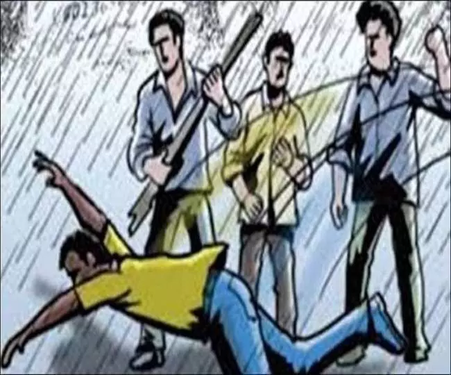युवक को बेरहमी से पीटा गया, ईलाज के दौरान हुई मौत युवक को बेरहमी से पीटा गया, ईलाज के दौरान हुई मौत