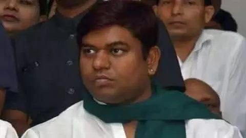 वीआईपी के तीनों विधायकों ने छोड़ी पार्टी, बीजेपी को दिया समर्थन वीआईपी के तीनों विधायकों ने छोड़ी पार्टी, बीजेपी को दिया समर्थन