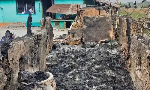 बीरभूम हिंसा पर बंगाल में बवाल, TMC नेता को गोली मारकर हत्या बीरभूम हिंसा पर बंगाल में बवाल, TMC नेता को गोली मारकर हत्या