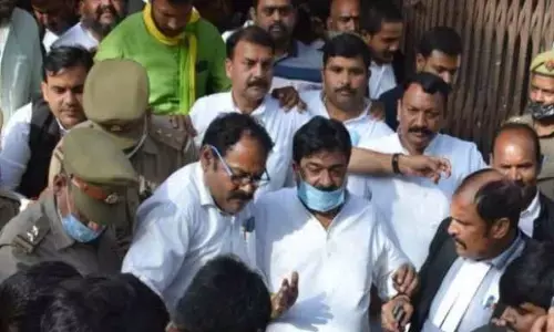 राजा भैया को बड़ा झटका, सबसे करीबी को हुई सजा अब नहीं लड़ पाएंगे चुनाव राजा भैया को बड़ा झटका, सबसे करीबी को हुई सजा अब नहीं लड़ पाएंगे चुनाव