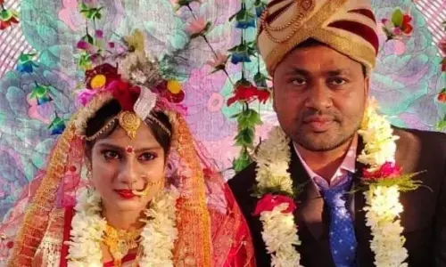 Rampurhat in Birbhum district of West Bengal: हमें घर में बंद कर आग लगा दी है, जल्दी से पुलिस भेज दो, और फिर सुबह मिली दंपति की जली लाश Rampurhat in Birbhum district of West Bengal: हमें घर में बंद कर आग लगा दी है, जल्दी से पुलिस भेज दो, और फिर सुबह मिली दंपति की जली लाश