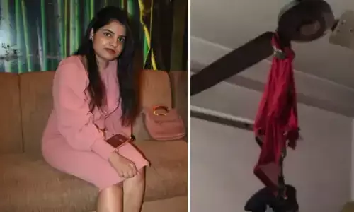 दुपट्टे से फंदा लगाकर छात्रा ने की खुदकुशी, कान में लगा था ब्लूटूथ, पैटर्न लॉक दो मोबाइल में छिपे हैं कई रहस्य दुपट्टे से फंदा लगाकर छात्रा ने की खुदकुशी, कान में लगा था ब्लूटूथ, पैटर्न लॉक दो मोबाइल में छिपे हैं कई रहस्य