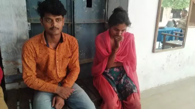 प्रेमिका के साथ थाने पहुंचा प्रेमी शादी करवाने की जिद पर अड़ा, आखिर क्यो ऐसा कर रहा प्रेमिका के साथ थाने पहुंचा प्रेमी शादी करवाने की जिद पर अड़ा, आखिर क्यो ऐसा कर रहा