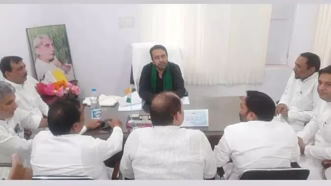 RLD विधायक दल की बैठक में चौधरी जयंत सिंह बोले- 80 के बराबर 8 विधायक