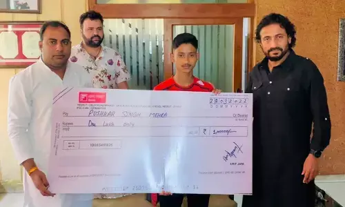 अमित जानी ने वायरल बॉय प्रदीप मेहरा को माँ के इलाज के लिए की एक लाख की मदद