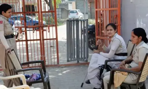दो गांवों में कड़ी पुलिस सुरक्षा के बीच संपन्न हुआ शादी समारोह, जानें क्या है मामला दो गांवों में कड़ी पुलिस सुरक्षा के बीच संपन्न हुआ शादी समारोह, जानें क्या है मामला