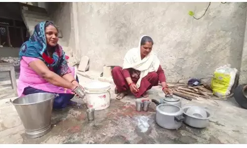 Business Ideas in Ghaziabad: पहले गांव में ससुर और पति के नाम से लोग जानते थे, अब खुद की पहचान बना रही विमला और राजकुमारी