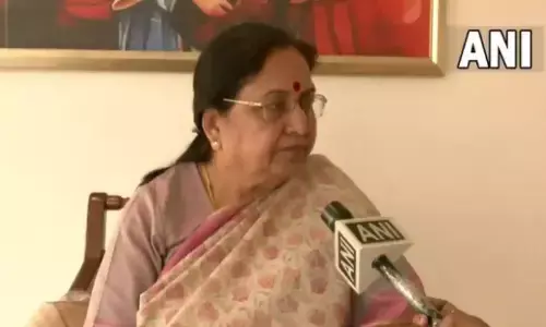 Swami Prasad Maurya par jamkar barsi Baby Rani Maurya Yogi Cabinet, Swami Prasad Maurya par jamkar barsi Baby Rani Maurya Yogi Cabinet,