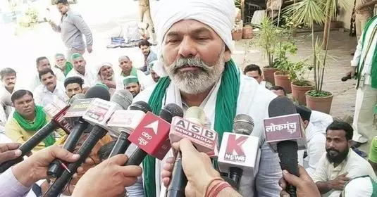 Rakesh Tikait dharna Muzaffarnagar,: मुज्जफ़रनगर मे हंगामा, राकेश टिकैत धरने पर बैठे