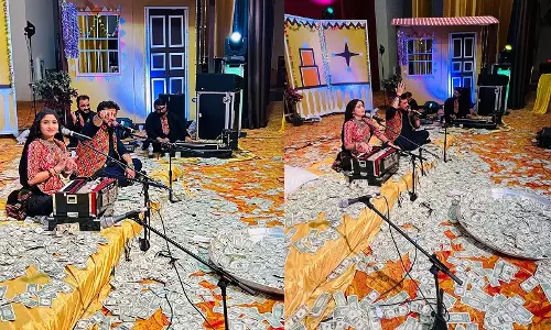 इस मशहूर गुजराती सिंगर ने अमेरिका में गाया ऐसा गाना, लोगों ने खुश होकर बरसाए लाखों डॉलर