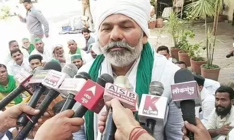 Rakesh Tikait dharna Muzaffarnagar,: मुज्जफ़रनगर मे हंगामा, राकेश टिकैत धरने पर बैठे Rakesh Tikait dharna Muzaffarnagar,: मुज्जफ़रनगर मे हंगामा, राकेश टिकैत धरने पर बैठे