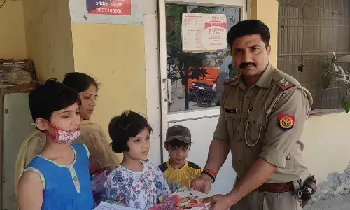 खाकी ने 3 भाई-बहनो का कराया दाखिला,मिलेगी नि:शुल्क शिक्षा, पति से परेशान होकर मांगी थी पुलिस से मदद, खाकी ने 3 भाई-बहनो का कराया दाखिला,मिलेगी नि:शुल्क शिक्षा, पति से परेशान होकर मांगी थी पुलिस से मदद,