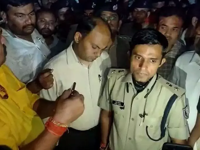 Patna City Crime News: दिनदहाड़े गोली मारकर सत्तू कारोबारी प्रमोद बागरा की हत्या, बेटे गोलू और स्टॉफ की हालत नाजुक