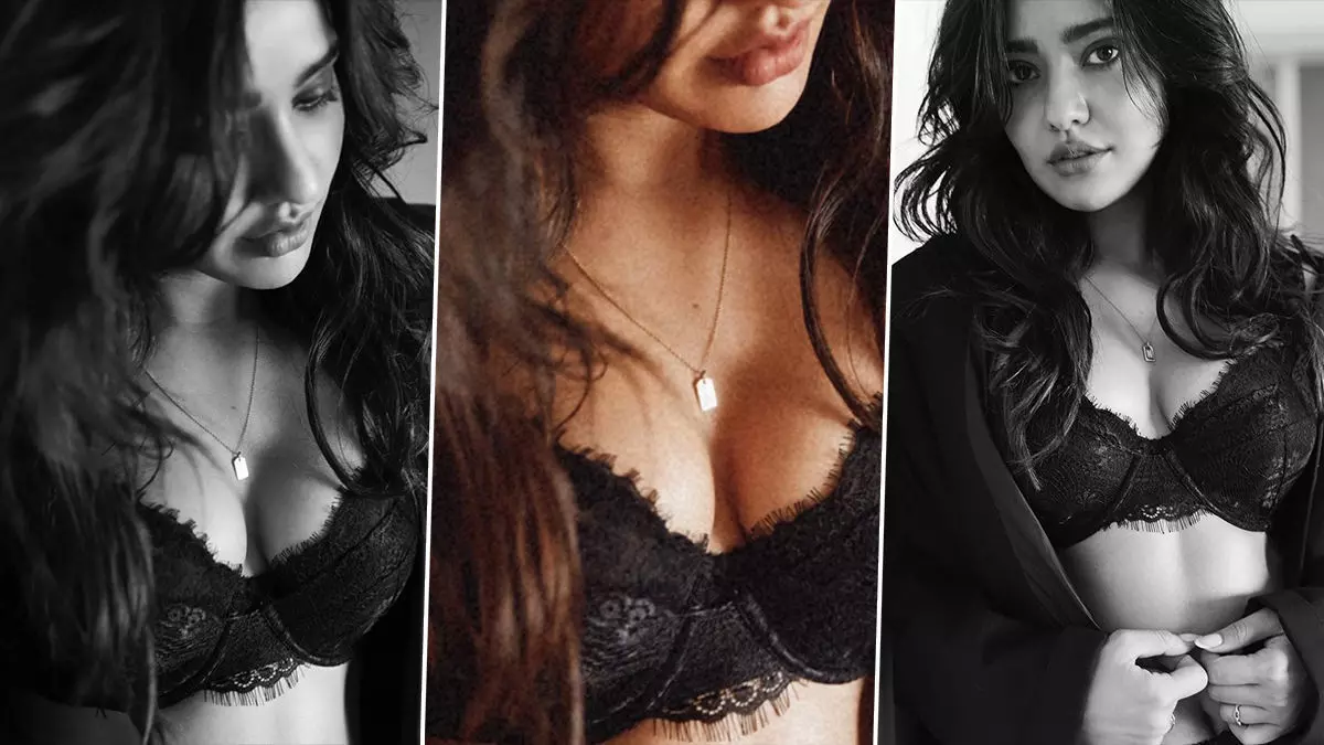 Neha Sharma Sexy Video: नेहा शर्मा ने ब्लैक ब्रा पहनकर दिखाया Sexy Video, फैंस के छूटे पसीने Neha Sharma Sexy Video: नेहा शर्मा ने ब्लैक ब्रा पहनकर दिखाया Sexy Video, फैंस के छूटे पसीने