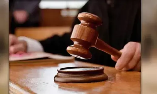 हाई कोर्ट ने 8 IAS अधिकारियों को सुनाई 2 सप्ताह जेल की सजा, फिर रहम खा कर दिया ये आदेश हाई कोर्ट ने 8 IAS अधिकारियों को सुनाई 2 सप्ताह जेल की सजा, फिर रहम खा कर दिया ये आदेश