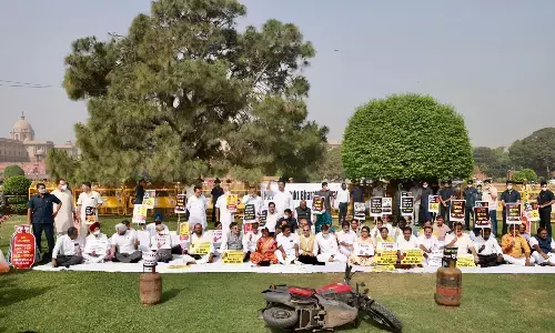क्या संभव है महंगाई मुक्त भारत? सपने दिखा रही है कांग्रेस? क्या संभव है महंगाई मुक्त भारत? सपने दिखा रही है कांग्रेस?