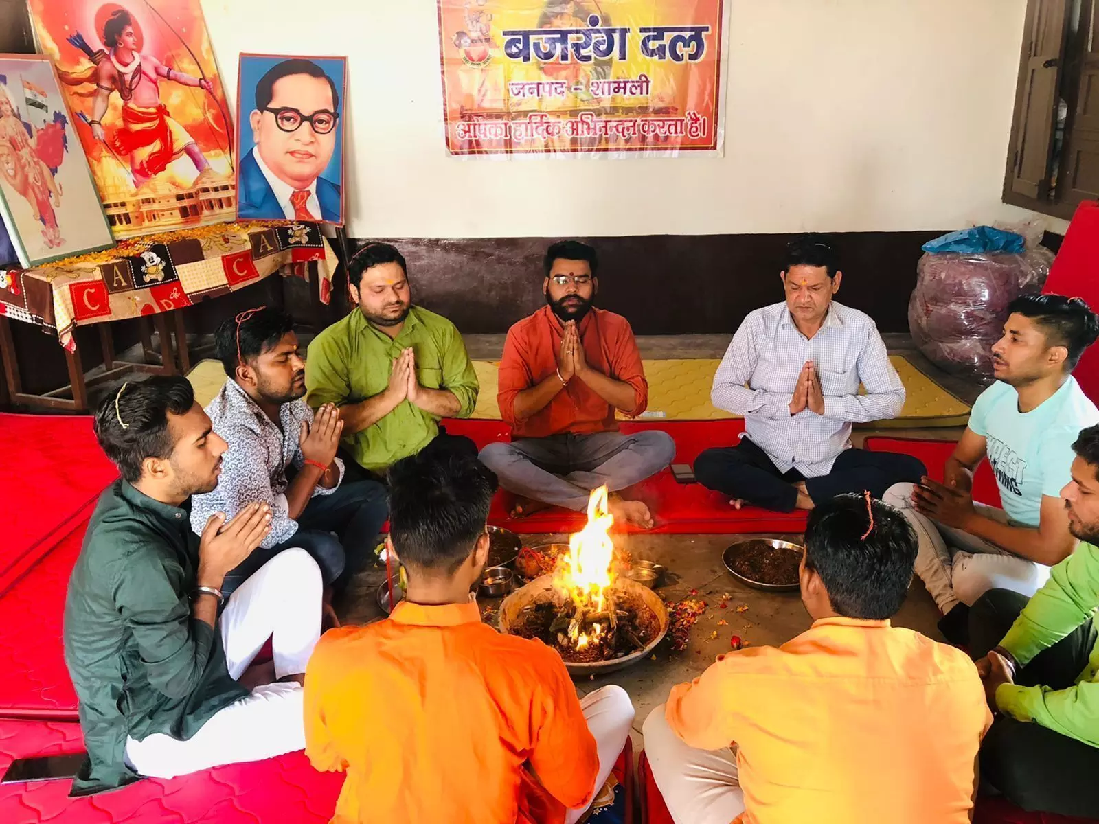 Hindu New Year: बजरंग दल के कार्यकर्ताओं ने हिंदू नव वर्ष पर देश की शांति के लिए किया हवन यज्ञ