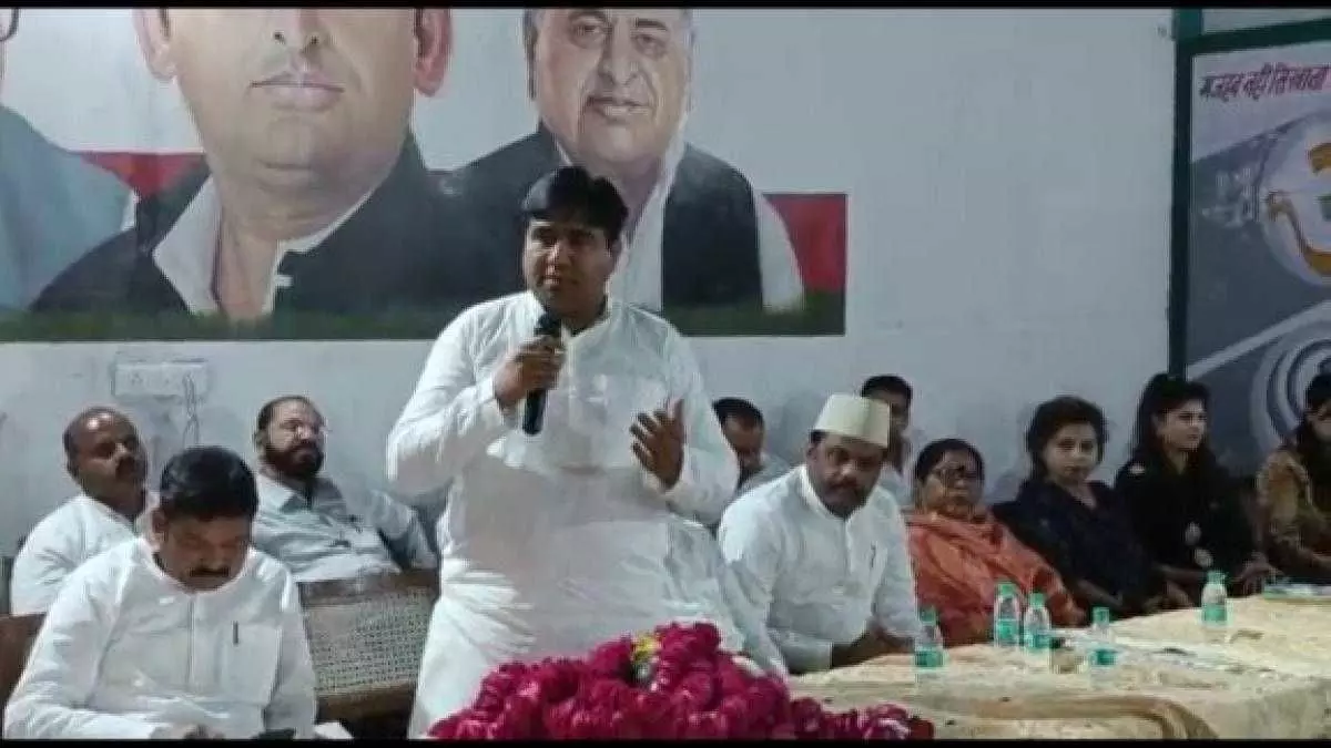 Samajwadi Party mla Shahjil Islam Controversy Yogi: सपा विधायक बोले, अगर योगी के मुंह से आवाज निकलेगी, तो हमारी बंदूक से भी..