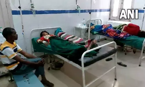 उत्तराखंड: हरिद्वार में खाना खाने के बाद 72 लोग बीमार पड़ गए उत्तराखंड: हरिद्वार में खाना खाने के बाद 72 लोग बीमार पड़ गए