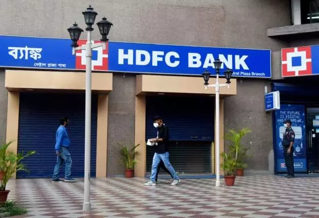 HDFC Bank के साथ होगा HDFC का विलय, घोषणा के बाद 13% तक उछल गए शेयर