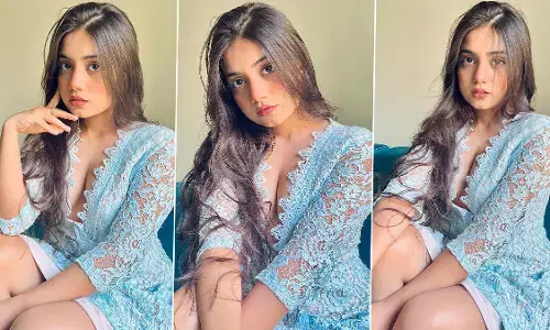 Dolly Javed Sexy Video: Urfi Javed की बहन Dolly Javed लगती हैं बला की खूबसूरती, Sexy Video देखकर पिघल जाएगा मन Dolly Javed Sexy Video: Urfi Javed की बहन Dolly Javed लगती हैं बला की खूबसूरती, Sexy Video देखकर पिघल जाएगा मन