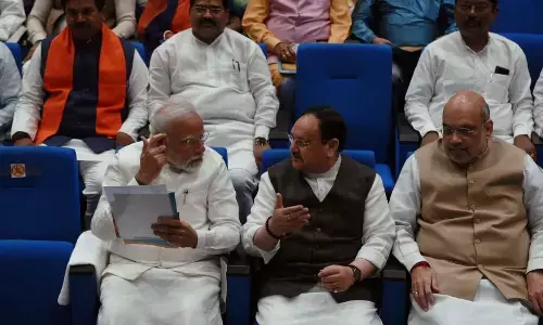 BJP Parliamentary party meeting : बीजेपी संसदीय दल की बैठक जारी, पीएम मोदी-अमित शाह समेत कई दिग्गज नेता मौजूद BJP Parliamentary party meeting : बीजेपी संसदीय दल की बैठक जारी, पीएम मोदी-अमित शाह समेत कई दिग्गज नेता मौजूद