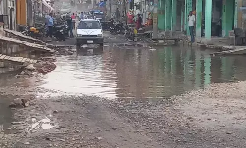 नगरपालिका की करतूत से नवरात्रि और रमजान में भी नारकीय जीवन जीने को मजबूर है नगर की जनता नगरपालिका की करतूत से नवरात्रि और रमजान में भी नारकीय जीवन जीने को मजबूर है नगर की जनता