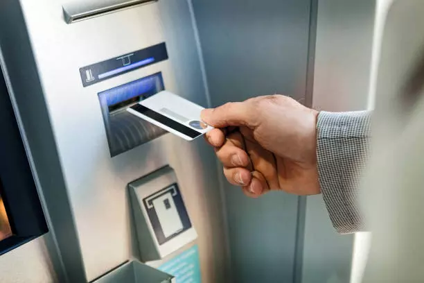 अब किसी भी ATM से बिना कार्ड के निकाल पाएंगे पैसे, RBI गवर्नर ने किया ये बड़ा ऐलान