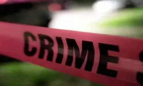 मामूली कहासुनी से बढ़े विवाद में कुल्हाड़ी से पत्नी को काट डाला मामूली कहासुनी से बढ़े विवाद में कुल्हाड़ी से पत्नी को काट डाला