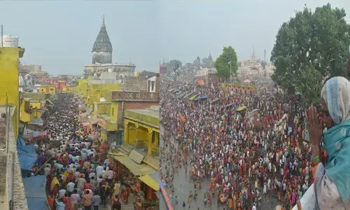अयोध्या: जन्मोत्सव के साक्षी बनने को आतुर श्रद्धालु, भोर से ही सरयू तट पर उमड़ा आस्था का सैलाब अयोध्या: जन्मोत्सव के साक्षी बनने को आतुर श्रद्धालु, भोर से ही सरयू तट पर उमड़ा आस्था का सैलाब