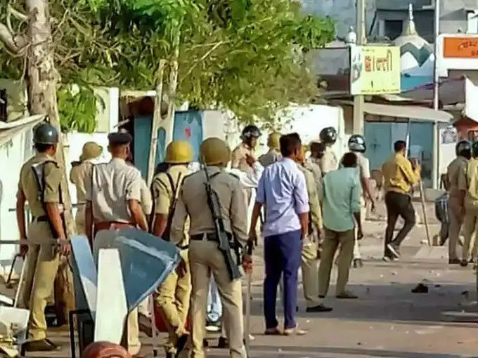 SP was shot in Khargone