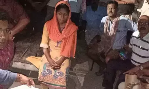 युवक ने शादी से इंकार किया तो किशोरी ने अपनी सभी पांचों सहेलियों के साथ खाया जहर, 3 की मौत 3 की हालत गंभीर युवक ने शादी से इंकार किया तो किशोरी ने अपनी सभी पांचों सहेलियों के साथ खाया जहर, 3 की मौत 3 की हालत गंभीर