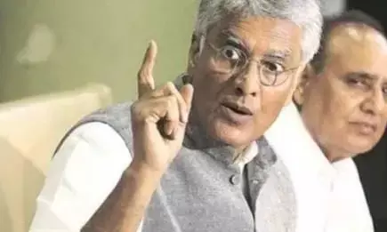 पंजाब में पहली बार हुई कांग्रेस सख्त, दे दिया कारण बताओ नोटिस पंजाब में पहली बार हुई कांग्रेस सख्त, दे दिया कारण बताओ नोटिस