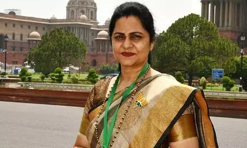 गोबर से चूल्हा जलाओ गैस महंगी नहीं लगेगी, BJP MP का महंगाई पर ज्ञान गोबर से चूल्हा जलाओ गैस महंगी नहीं लगेगी, BJP MP का महंगाई पर ज्ञान