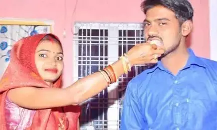 पत्नी की मौत बर्दाश्त न कर सका पति, जलती चिता में कूद गया, फिर श्मशान घाट पर जो हुआ उसने सबको झकझोर दिया पत्नी की मौत बर्दाश्त न कर सका पति, जलती चिता में कूद गया, फिर श्मशान घाट पर जो हुआ उसने सबको झकझोर दिया