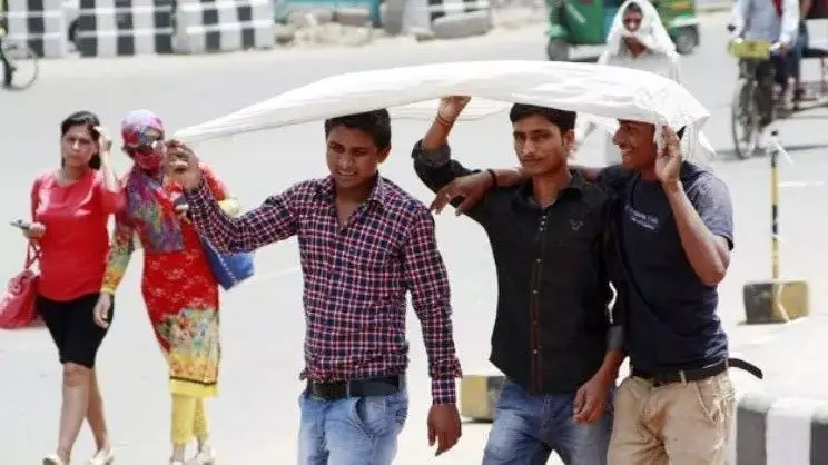 Weather Today: प्रचंड लू की चपेट में राजस्थान, अगले दो दिन में पूर्वोत्तर व दक्षिण भारत पर बादल होगा मेहरबान Weather Today: प्रचंड लू की चपेट में राजस्थान, अगले दो दिन में पूर्वोत्तर व दक्षिण भारत पर बादल होगा मेहरबान
