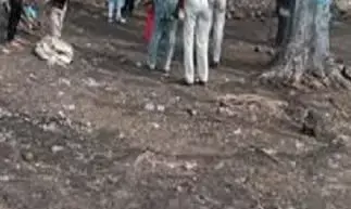 यूपी में एक दूसरे का हाथ थामे प्रेमी जोडे़ ने लगाई फांसी, सुसाइड नोट पढ़ लोगों के निकले आंसू... यूपी में एक दूसरे का हाथ थामे प्रेमी जोडे़ ने लगाई फांसी, सुसाइड नोट पढ़ लोगों के निकले आंसू...