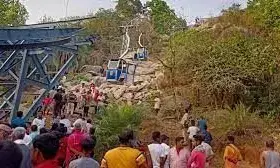 Jharkhand Ropeway Incident : ट्रॉली में फंसे लोगों ने पानी न मिलने पर पीने के लिए जमा किया था मूत्र Jharkhand Ropeway Incident : ट्रॉली में फंसे लोगों ने पानी न मिलने पर पीने के लिए जमा किया था मूत्र