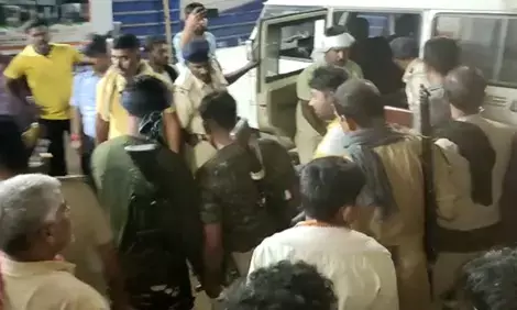 खेत में काम कर लौट रहे युवा किसान की गोली मार हत्या खेत में काम कर लौट रहे युवा किसान की गोली मार हत्या