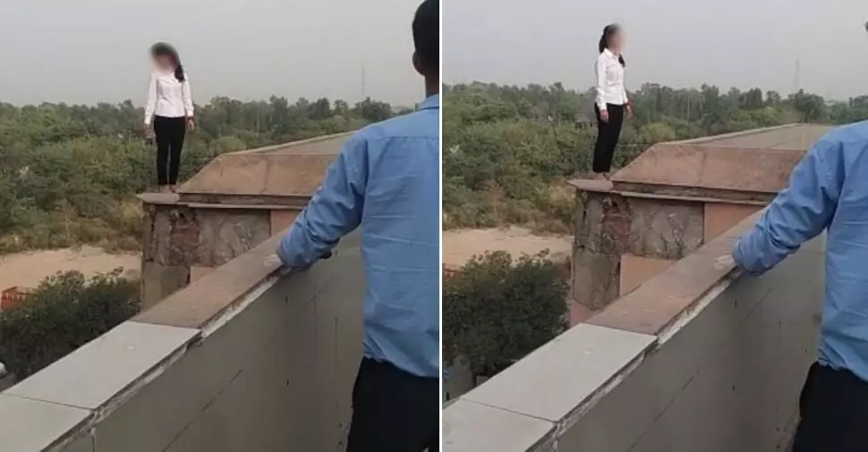 दिल दहलाने वाला वीडियो : Akshardham Metro स्टेशन की छत से लड़की ने लगाई छलांग; लेकिन...