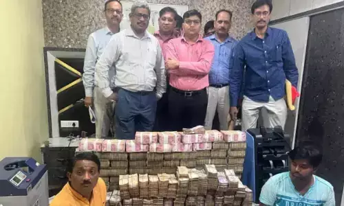 यूपी : गुटखा कारोबारी के यहां 18 घंटे चली छापेमारी में बेड के अंदर मिले 6.31 करोड़ कैश, नोट गिनने के लिए मंगाई मशीन