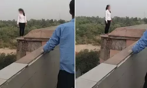 दिल दहलाने वाला वीडियो : Akshardham Metro स्टेशन की छत से लड़की ने लगाई छलांग; लेकिन... दिल दहलाने वाला वीडियो : Akshardham Metro स्टेशन की छत से लड़की ने लगाई छलांग; लेकिन...
