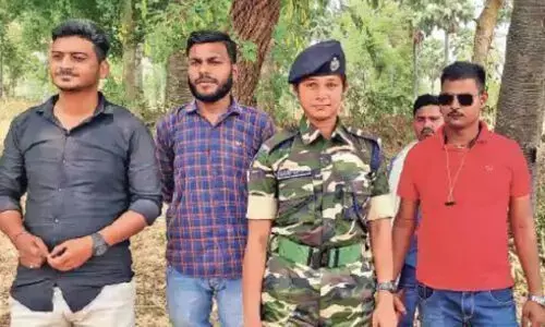 अंतरजातीय विवाह करने पर लड़की को छोड़ना पड़ा था ससुराल, वर्दी मिलने पर अब गांव में मिल रहा सम्मान अंतरजातीय विवाह करने पर लड़की को छोड़ना पड़ा था ससुराल, वर्दी मिलने पर अब गांव में मिल रहा सम्मान