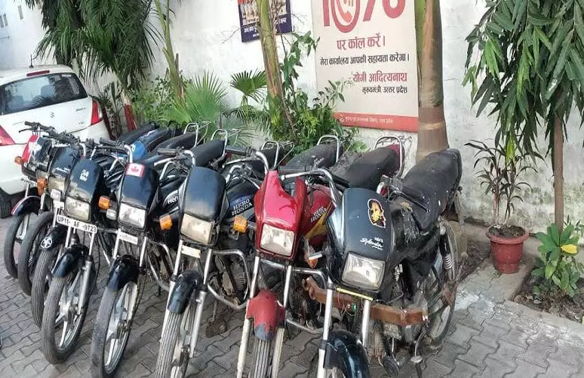 सहारनपुर पुलिस द्वारा 80 मोटर साईकिल व स्कूटर, 3 ट्रेक्टर, 5 कार की नीलामी की