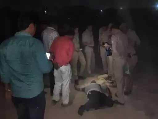 Motorcyclist shot dead in Ghaziabad : गाजियाबाद में मोटरसाइकिल सवार की गोली मारकर हत्या, जबकि पुलिस हाईअलर्ट मोड पर थी